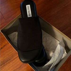 Steve Madden slides